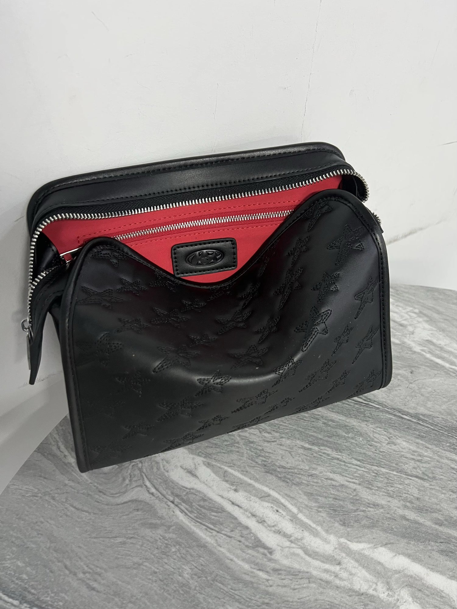 UNISEX STARK HAND POUCH