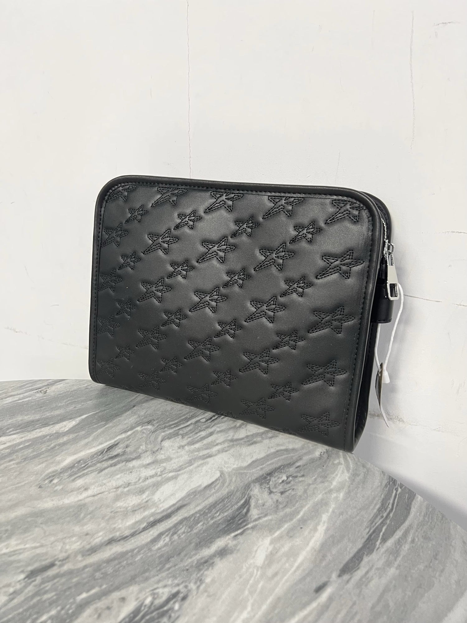 UNISEX STARK HAND POUCH